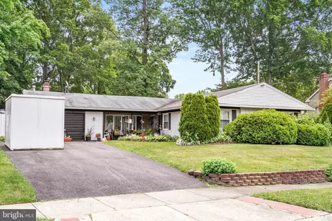 40 Nimitz Ln, Willingboro, NJ 08046