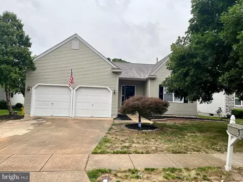 9 Ashley Dr, Delran, NJ 08075