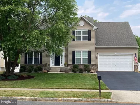 414 Arnold Dr, Florence, NJ 08518