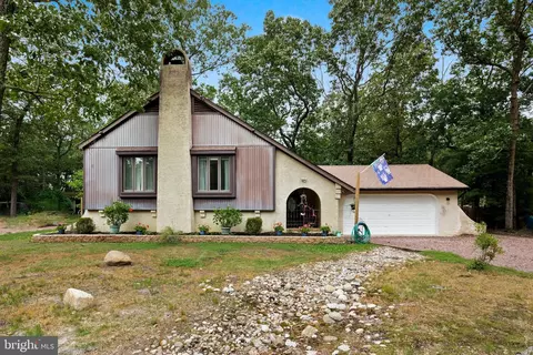 6 Robin Ln, Marlton, NJ 08053