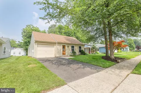 3 Saint Davids Pl, Southampton, NJ 08088