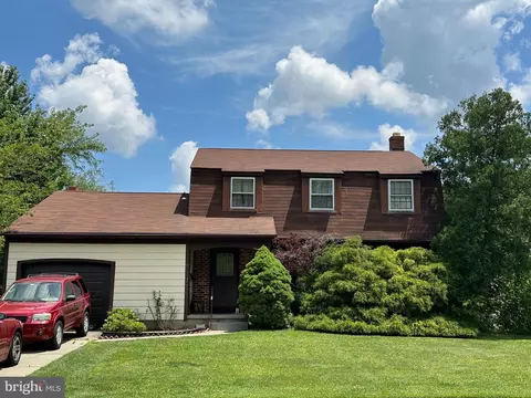 3 Knightswood Dr, Marlton, NJ 08053