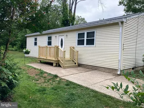 519 Regenhard Ave, Moorestown, NJ 08057