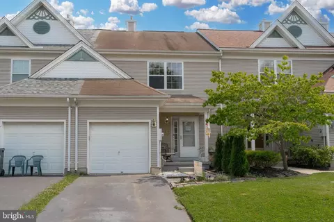 10 Tattersall Dr, Burlington, NJ 08016