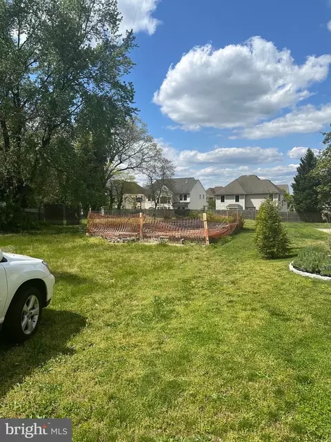 816 Centerton Rd, Mount Laurel, NJ 08054