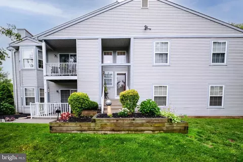 608 Sweetwater Dr, Cinnaminson, NJ 08077