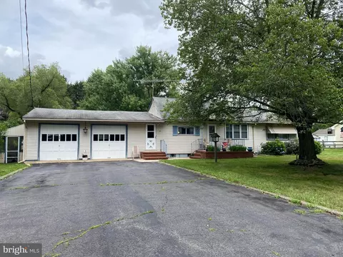 117 Springfield Meeting House Rd, Jobstown, NJ 08041