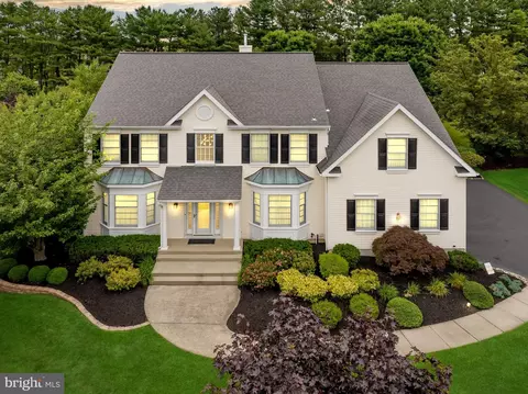 6 Winding Way, Mount Laurel, NJ 08054