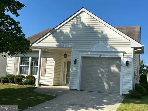 83 Horseshoe Ln S, Columbus, NJ 08022