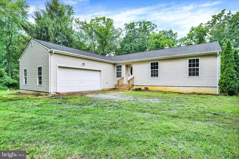 77 Hockamick Rd, Cookstown, NJ 08511