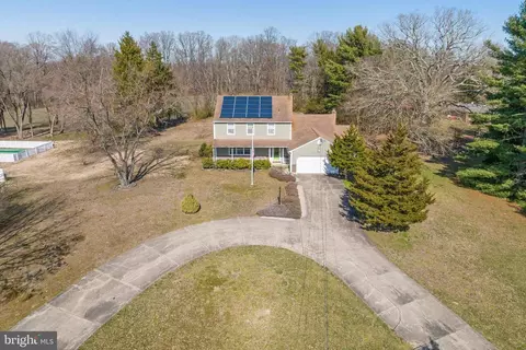 526 Meadowyck Ln, Southampton, NJ 08088