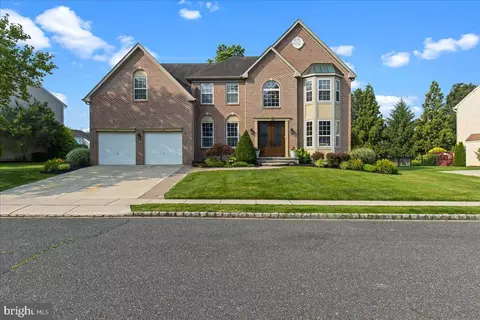 13 Goldspire Ln, Burlington, NJ 08016