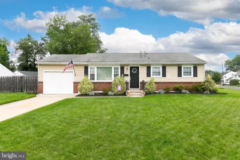 17 Heritage, Marlton, NJ 08053