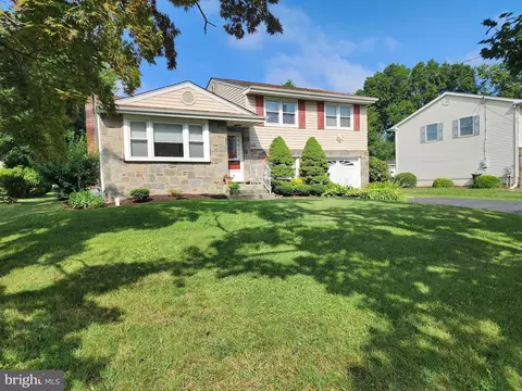 2153 Laurel Dr, Cinnaminson, NJ 08077 photo 3