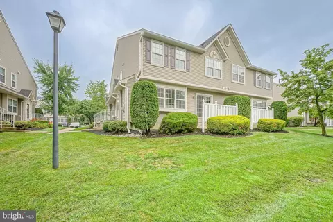 5203 Essex Ln, Mount Laurel, NJ 08054