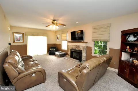 2 Periwinkle Dr, Mount Laurel, NJ 08054 photo 4