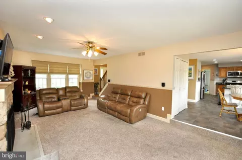 2 Periwinkle Dr, Mount Laurel, NJ 08054 photo 6