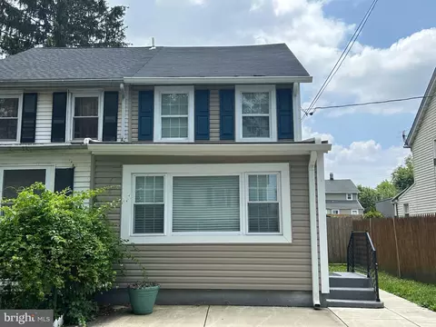 844 W 2nd St, Florence, NJ 08518