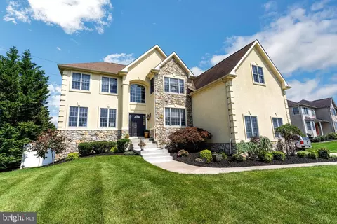1 Clements Ct, Mount Laurel, NJ 08054