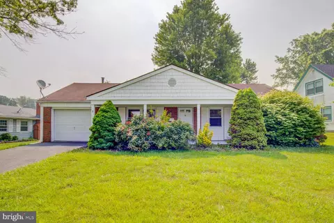 7 Guild Ct, Willingboro, NJ 08046