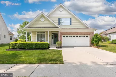 8 Harris Ct, Delanco, NJ 08075