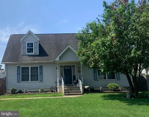 512 Harrison St, Riverside, NJ 08075