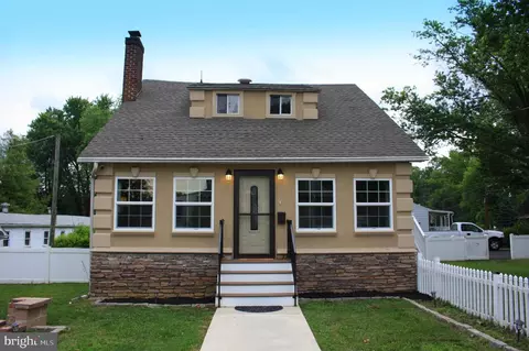 225 S Lippincott Ave, Maple Shade, NJ 08052