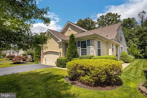 148 Glengarry Ln, Hainesport, NJ 08036