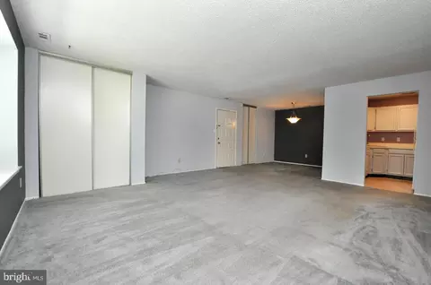 5517 A Aberdeen Dr, Mount Laurel, NJ 08054