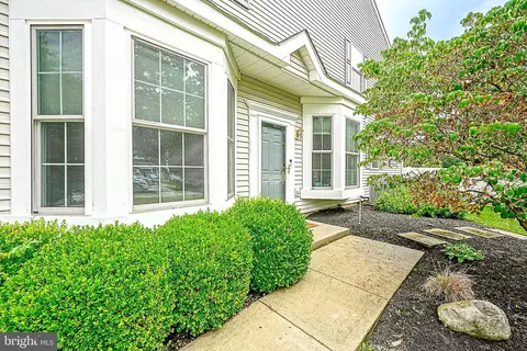 22 Chapel Hill Rd, Mount Laurel, NJ 08054