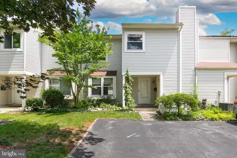 151 Briar Ct, Marlton, NJ 08053