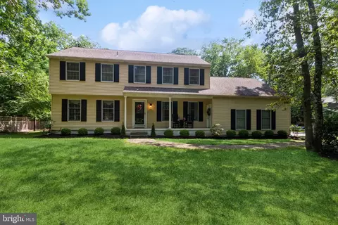 2 Strafford Circle Rd, Medford, NJ 08055