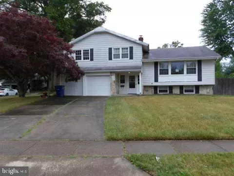 139 E Saint Andrews Dr, Mount Laurel, NJ 08054