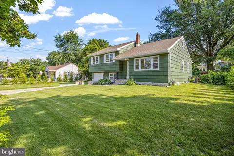 880 Woodlane Rd, Mount Holly, NJ 08060