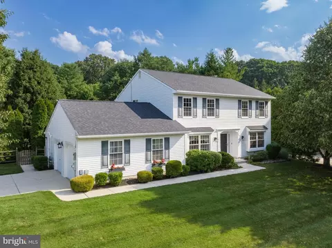 24 Elsinore Dr, Hainesport, NJ 08036