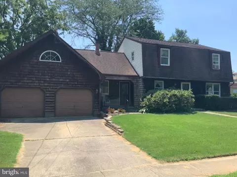 130 E 6th St, Burlington, NJ 08016