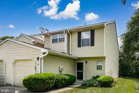 4 Salisbury Ct, Bordentown, NJ 08505