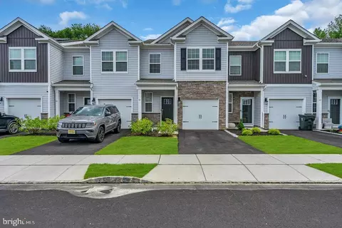 68 Peregrine Way, Burlington, NJ 08016