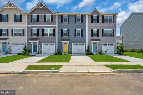 18 E Jones Ave, Edgewater Park, NJ 08010