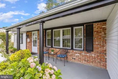29 Ember Ln, Willingboro, NJ 08046
