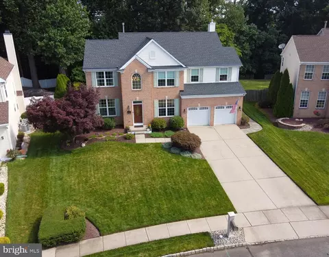 15 Creekwood Dr, Bordentown, NJ 08505