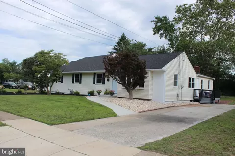 834 Drexel Ave, Delran, NJ 08075