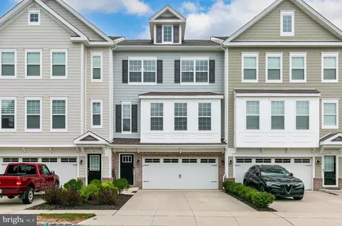 4 Bluff Ct, Marlton, NJ 08053