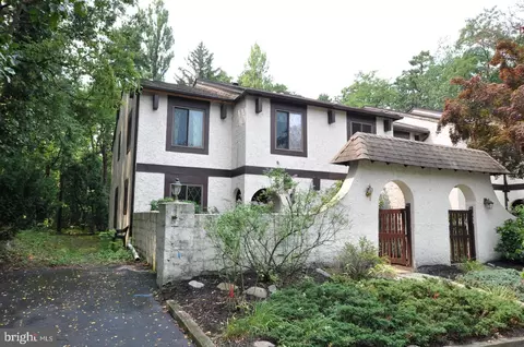 136 Five Crown Royal, Marlton, NJ 08053