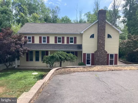 31 Church St, Crosswicks, NJ 08515