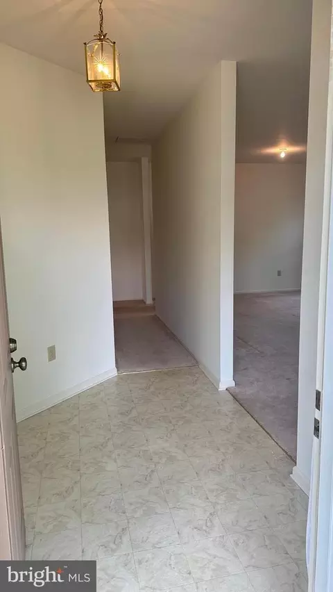 73 Cottage Ln E, Columbus, NJ 08022 photo 5