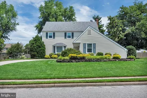 138 Coopers Kill Rd, Delran, NJ 08075