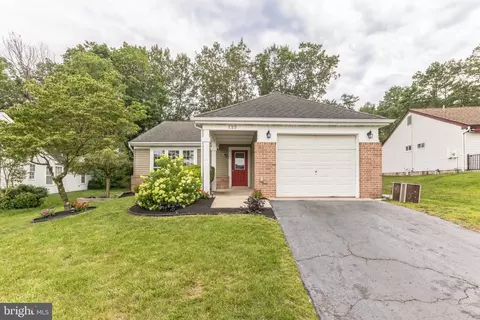 122 Gramercy Pl, Southampton, NJ 08088