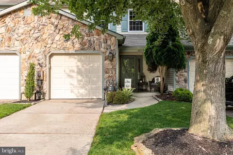 802 Hazelwood Ln, Marlton, NJ 08053