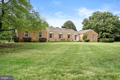 59 Applegate Rd, Jobstown, NJ 08041